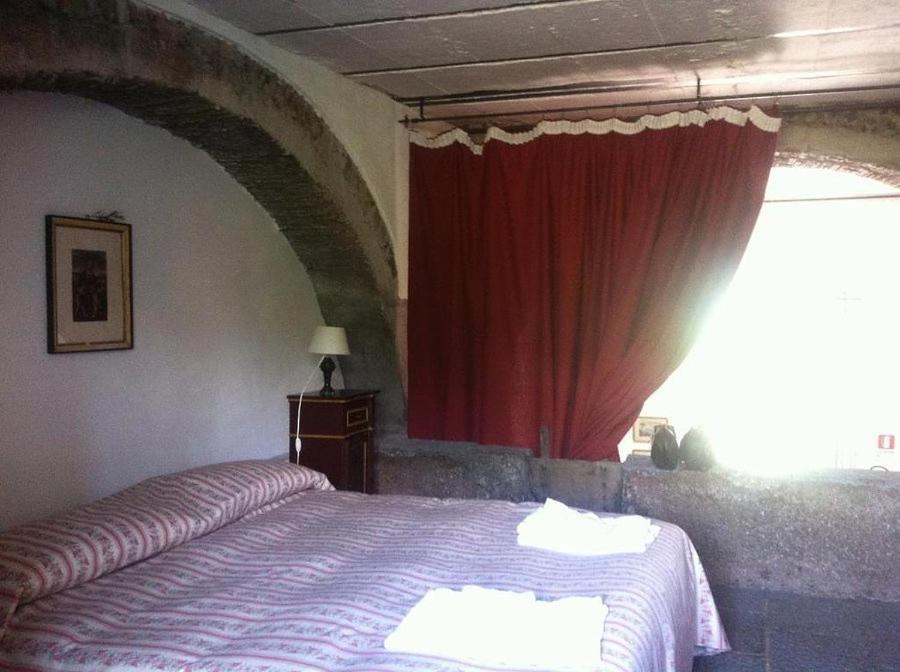 Вілла La Rocca Della Rosa Цафферана-Етнеа Екстер'єр фото